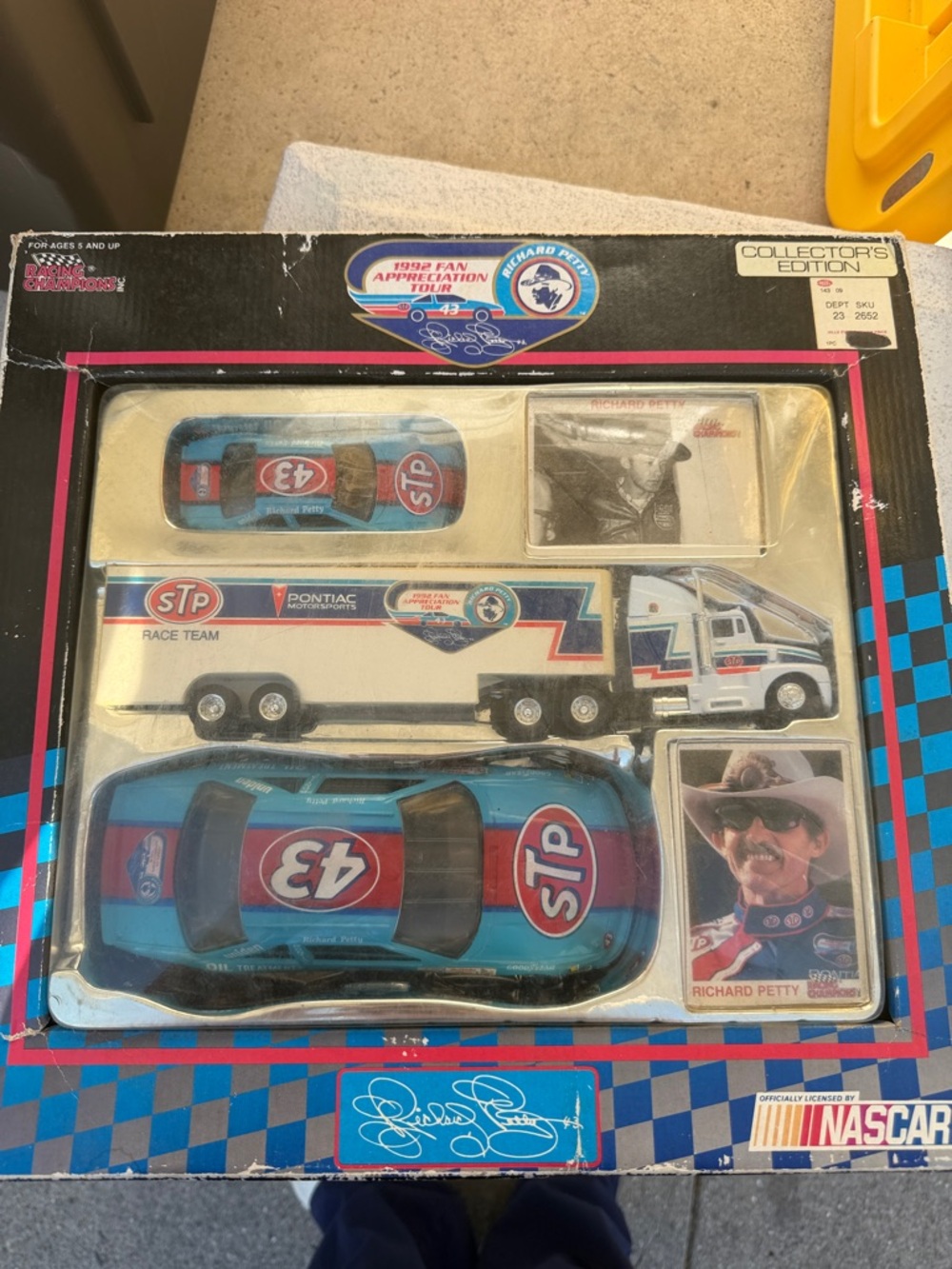 Nascar Richard Petty STP Blue and Red Race Car & Transporter Playset